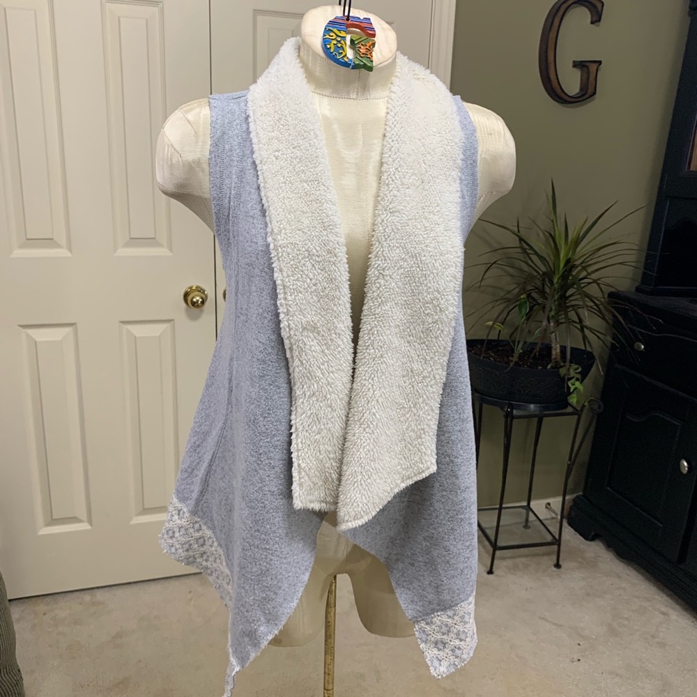 Altar'd State Knit Open Front Vest Size M